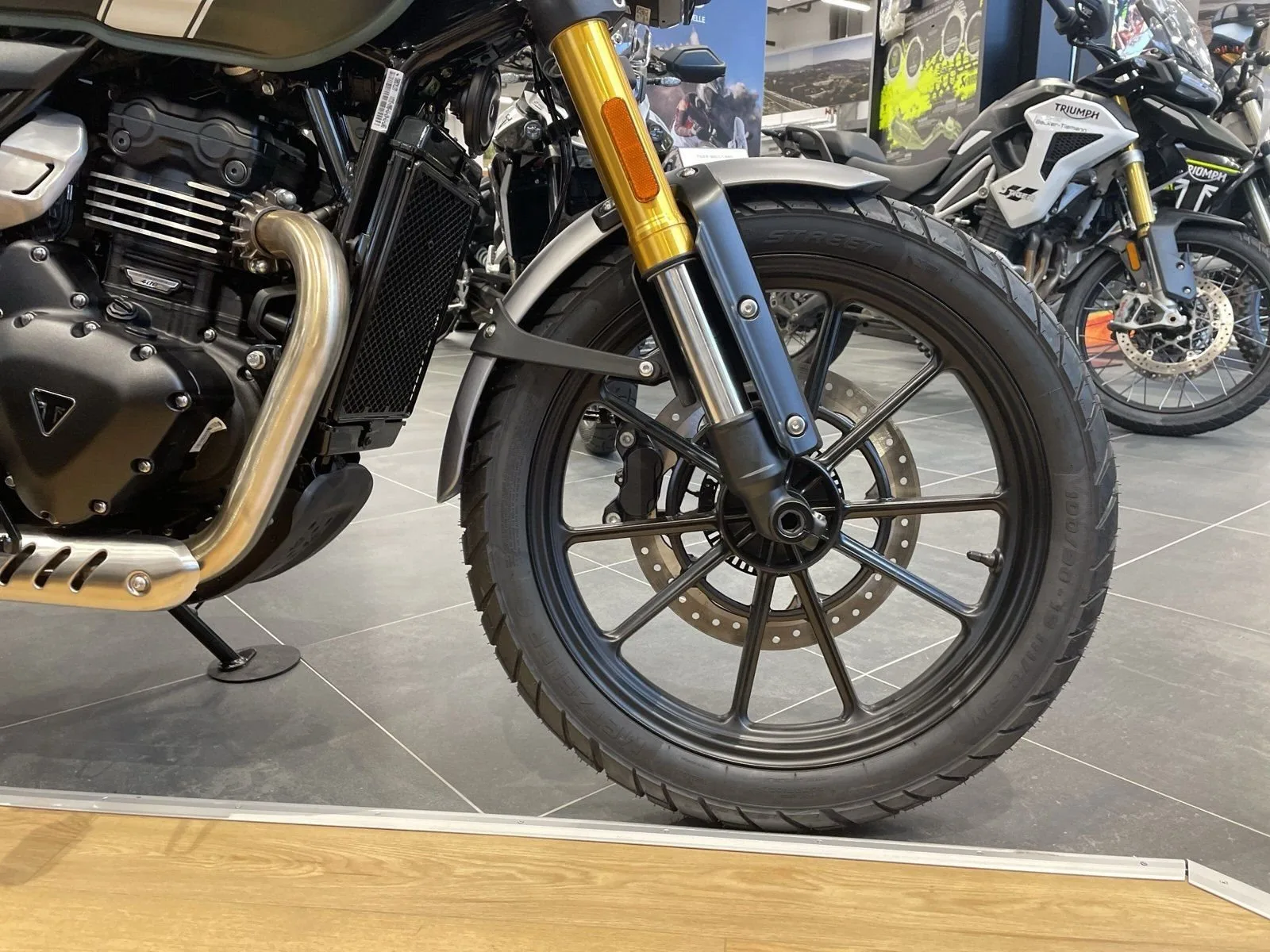 Triumph Scrambler 400 X