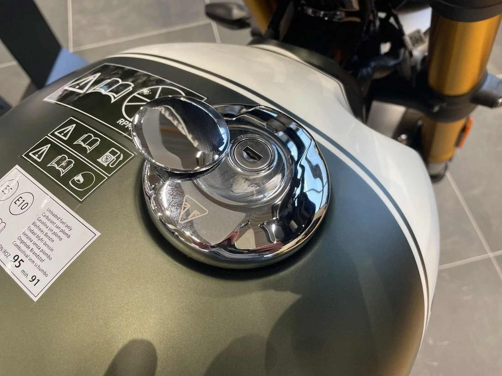 Triumph Scrambler 400 X
