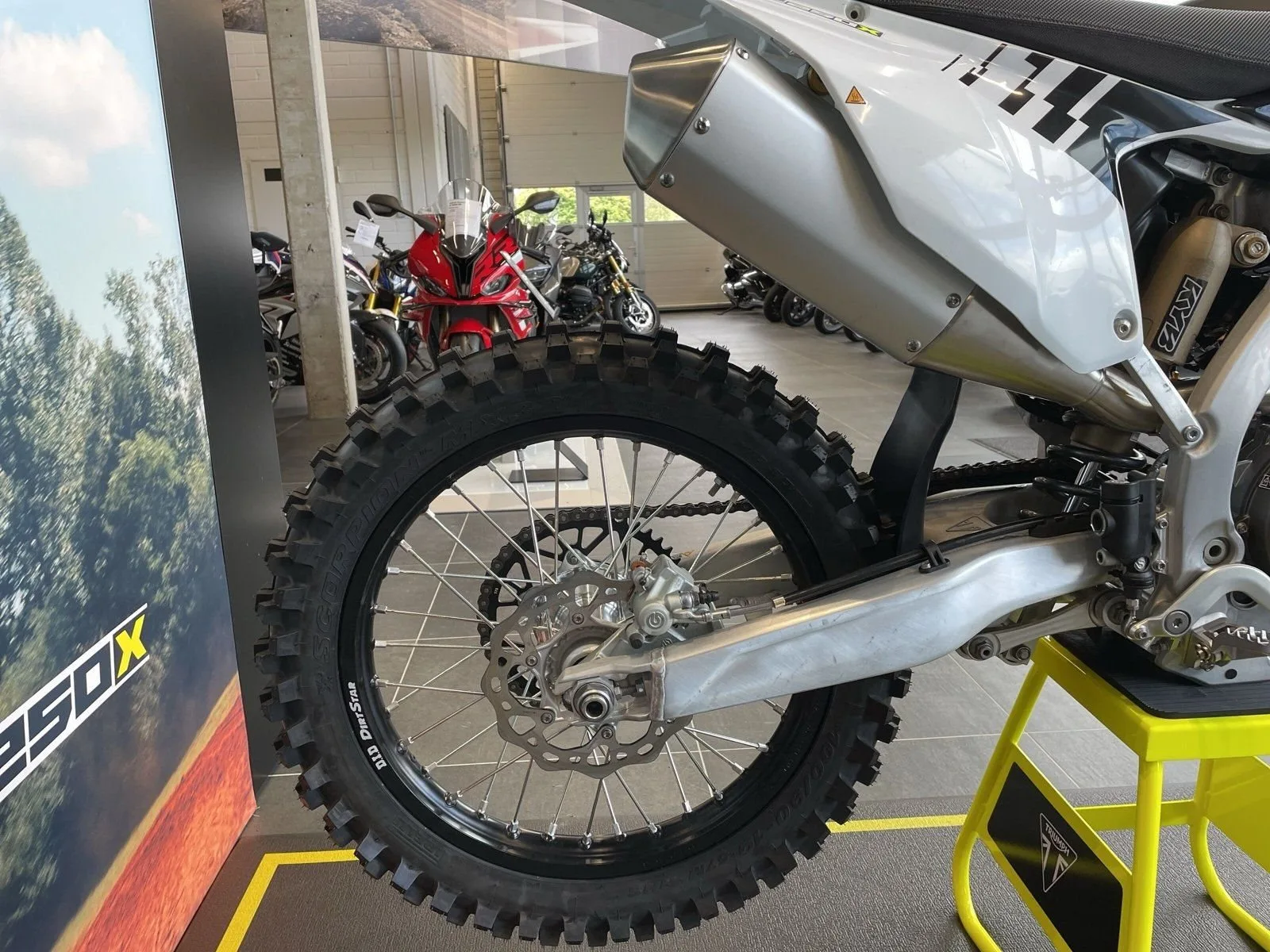 Triumph TF 250-X