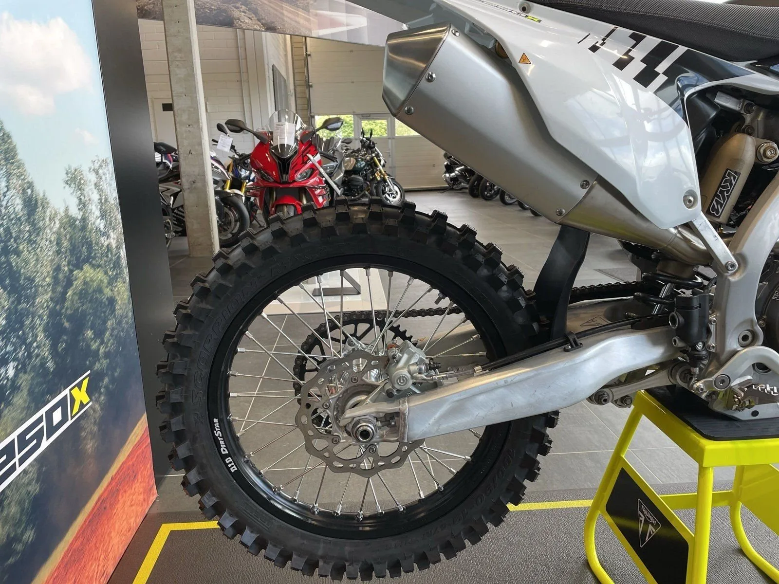 Triumph TF 250-X