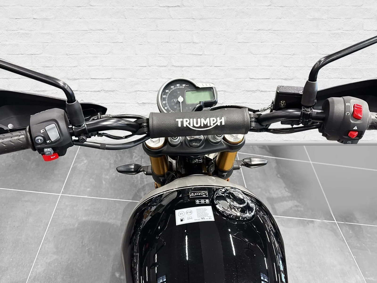 Triumph Scrambler 400 X