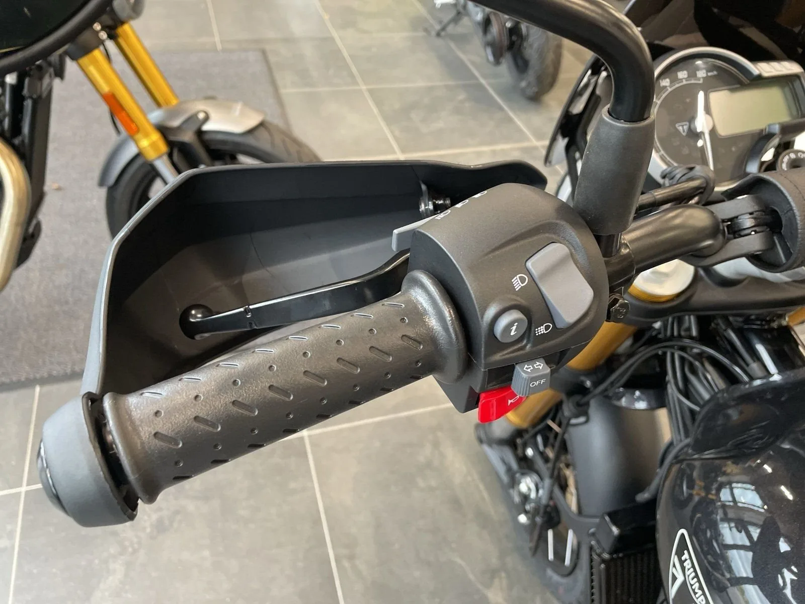 Triumph Scrambler 400 XC