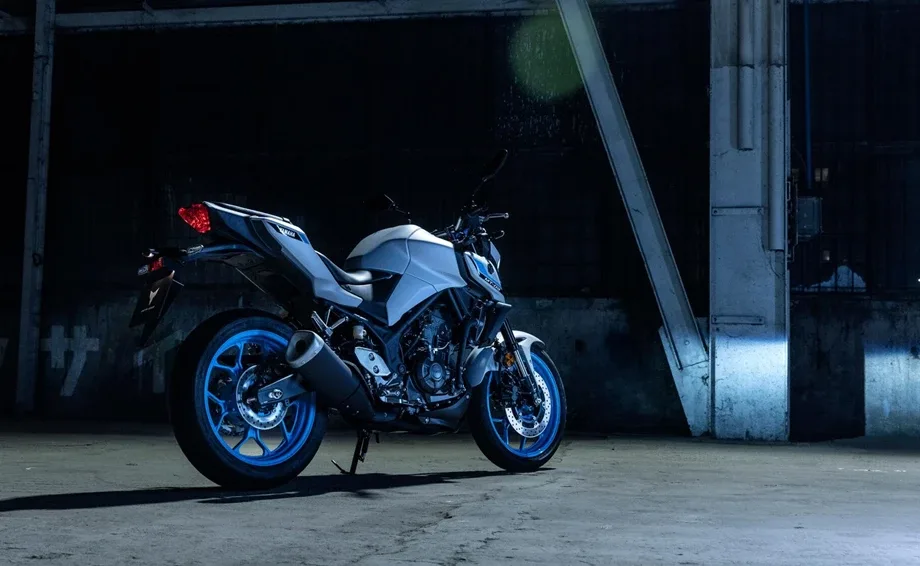 Yamaha MT-03, MY 2025 - Midnight Black