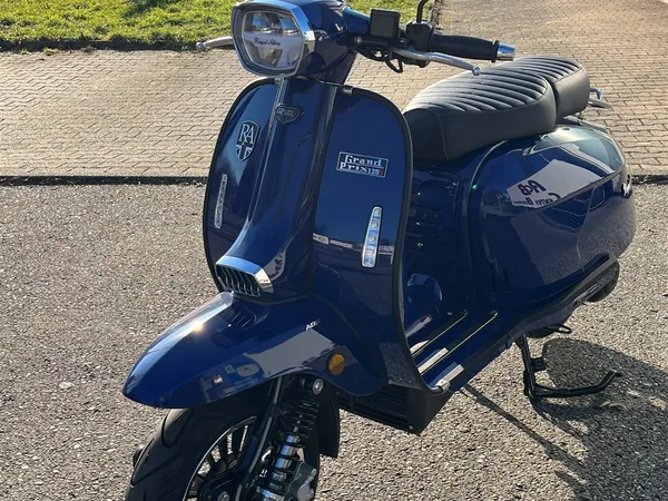 Royal Alloy GP 125 LC ABS