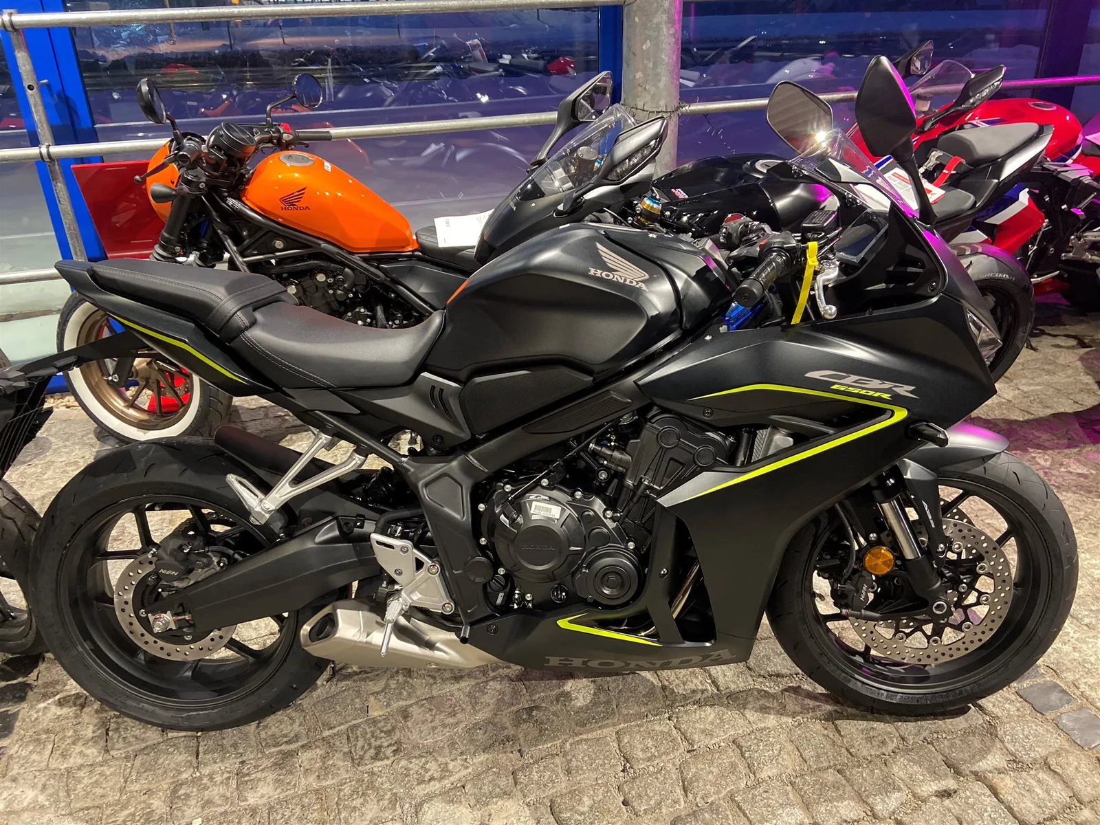 Honda CBR650R