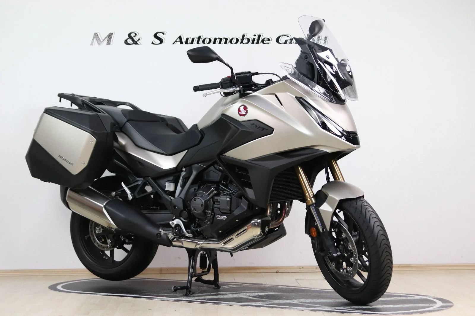 Honda NT1100 DCT Electronic Suspension