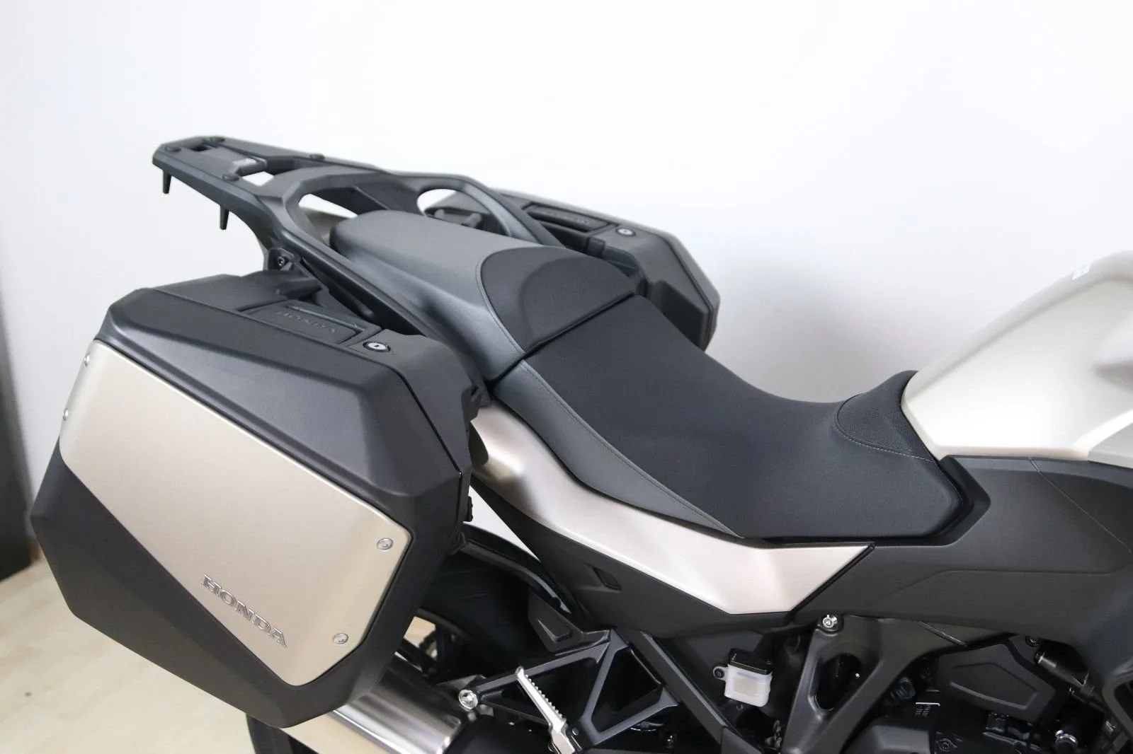 Honda NT1100 DCT Electronic Suspension