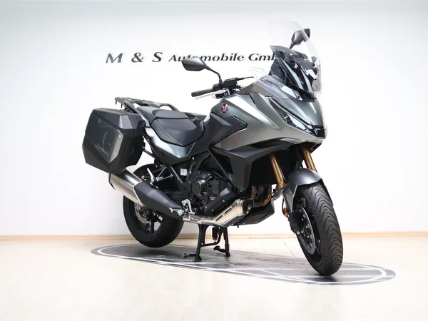 Honda NT1100 DCT Electronic Suspension