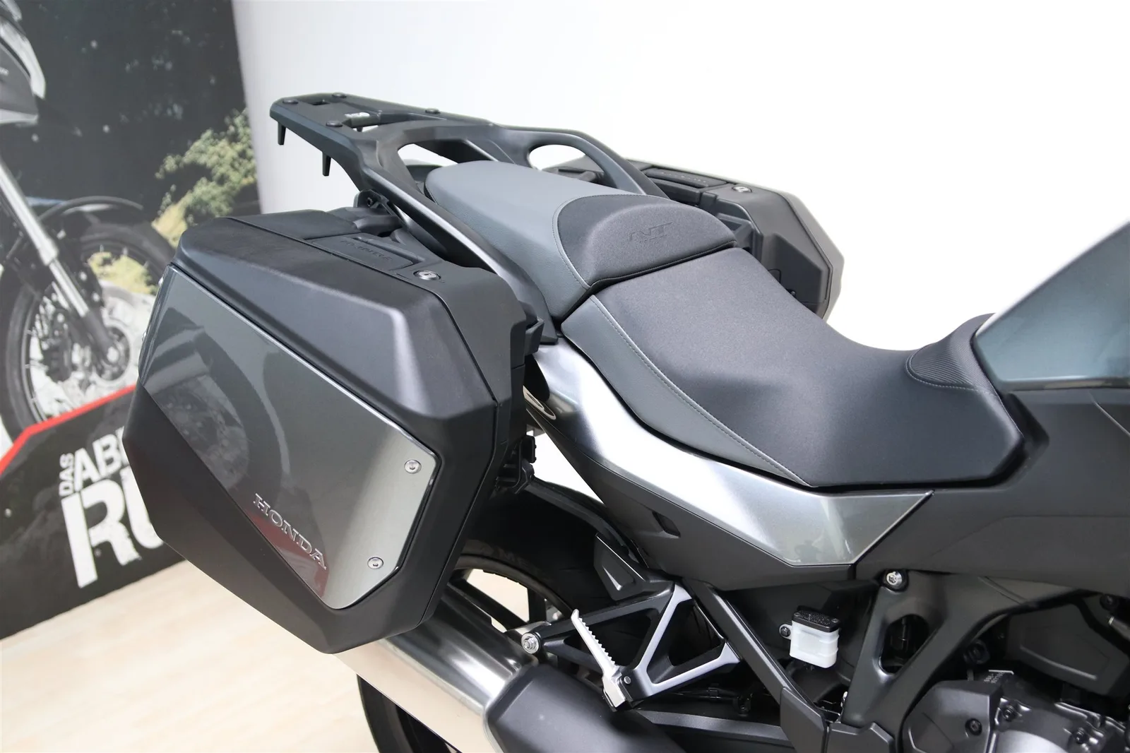 Honda NT1100 DCT Electronic Suspension