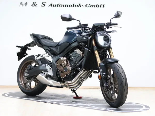 Honda CB650R E-Clutch