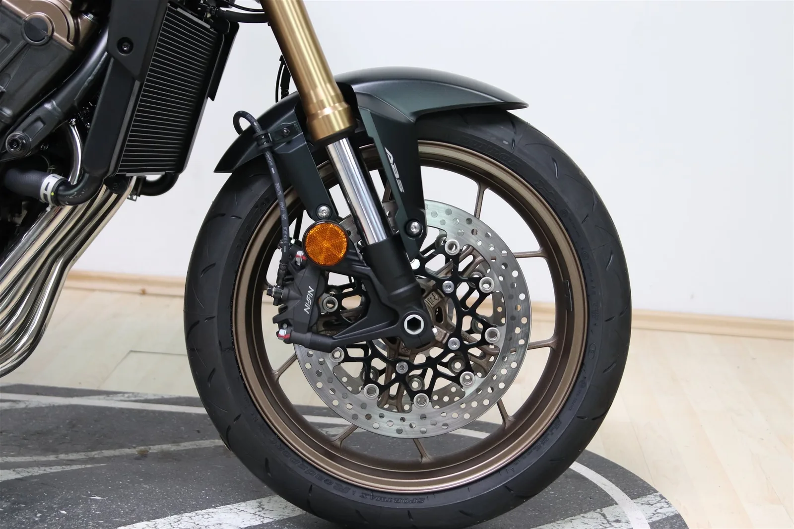 Honda CB650R E-Clutch
