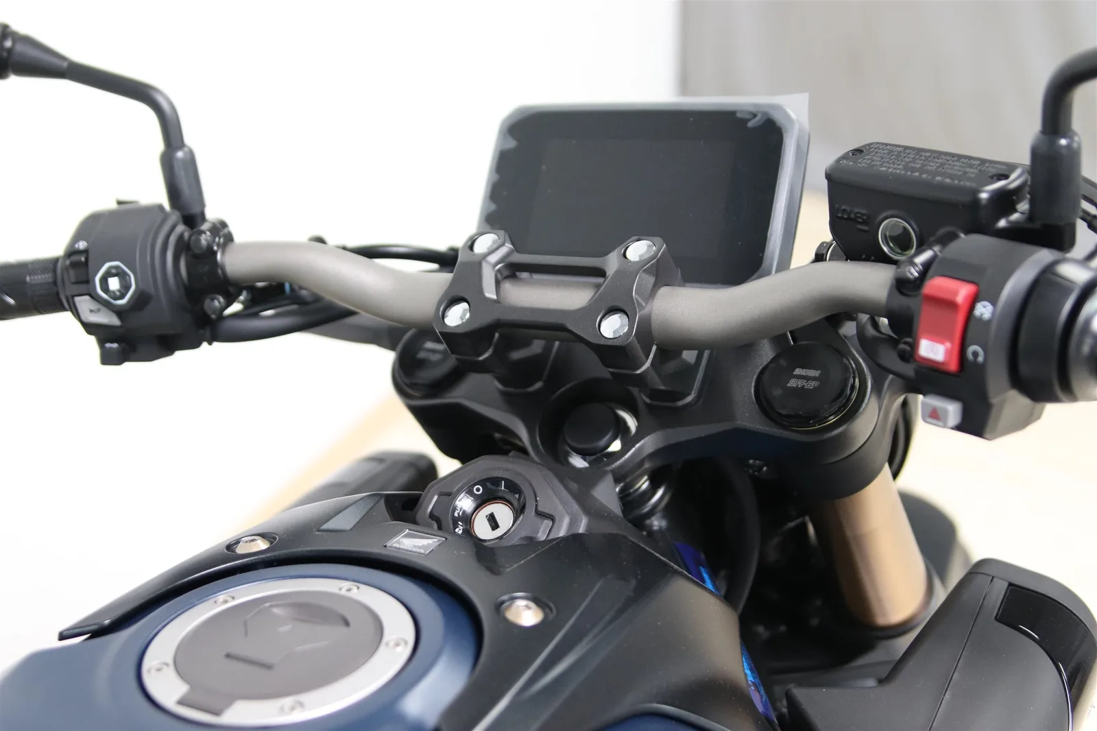 Honda CB650R E-Clutch