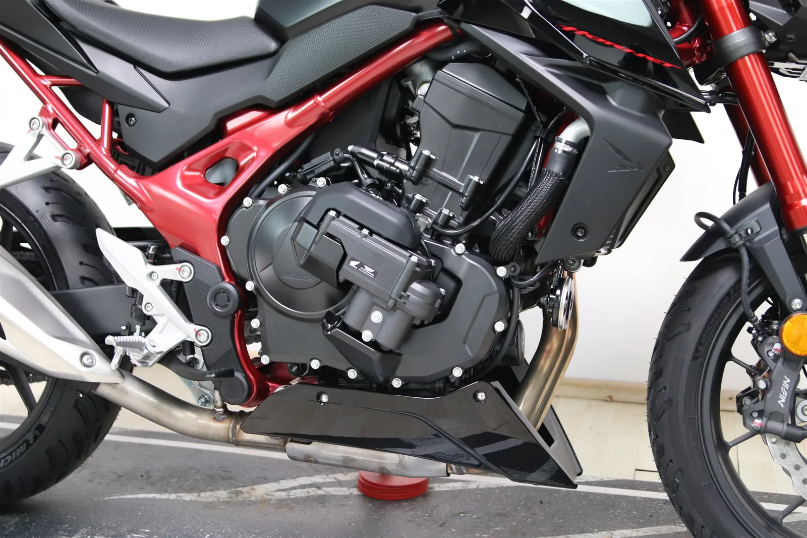 Honda CB750 Hornet E-Clutch