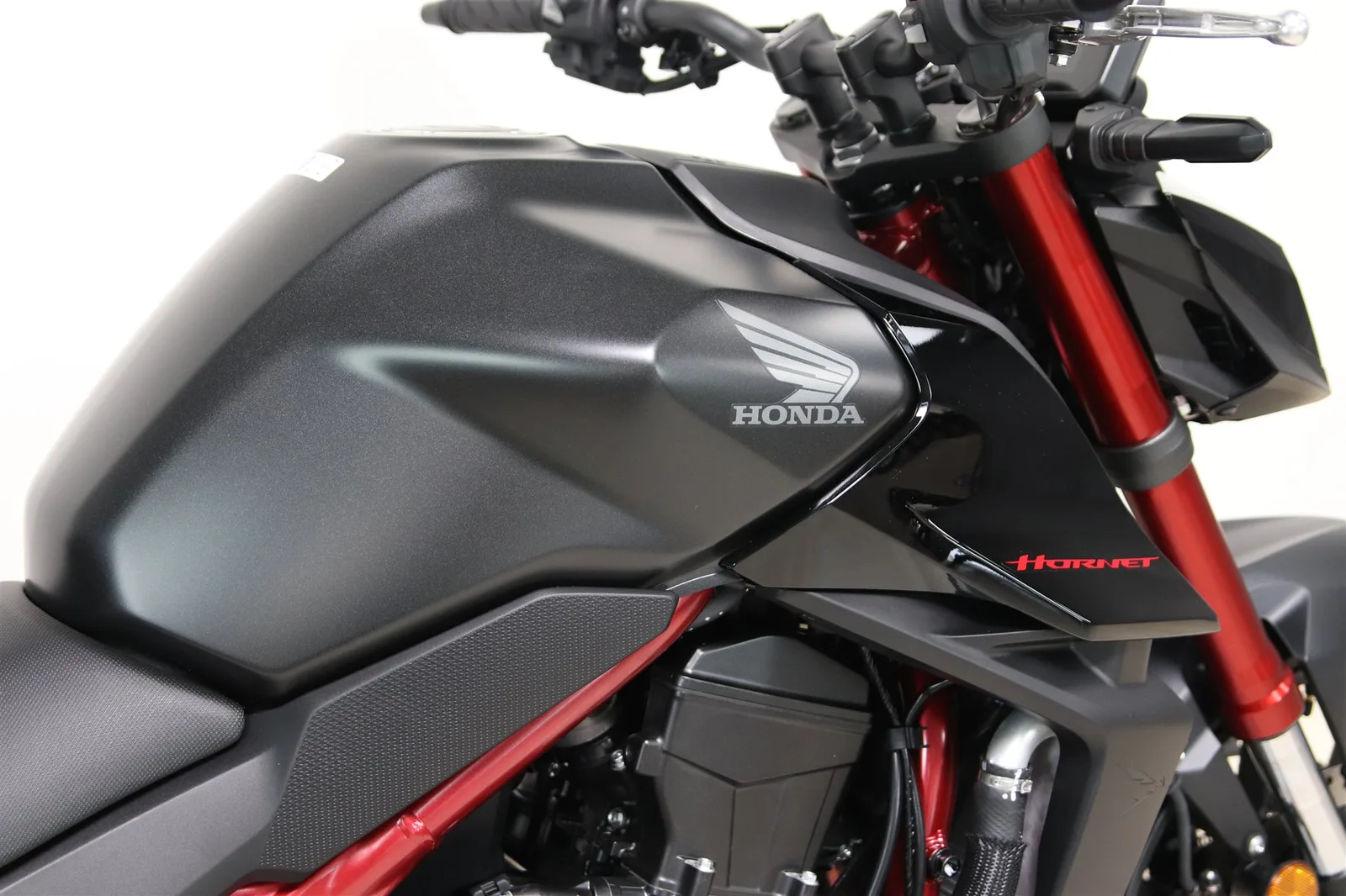 Honda CB750 Hornet E-Clutch
