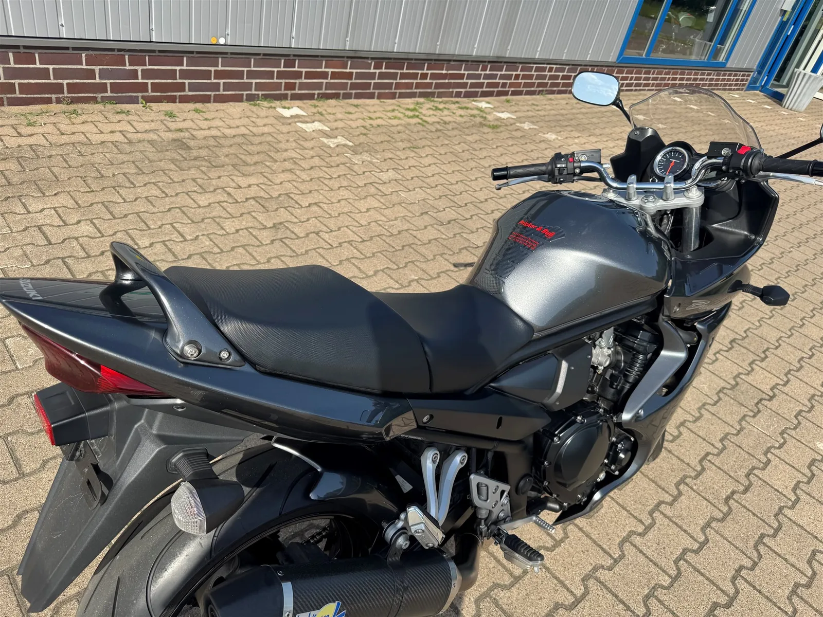 Suzuki Bandit 1250S mit Leovince Auspuff