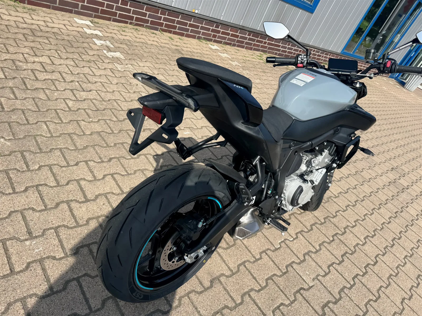 CFMOTO 675NK
