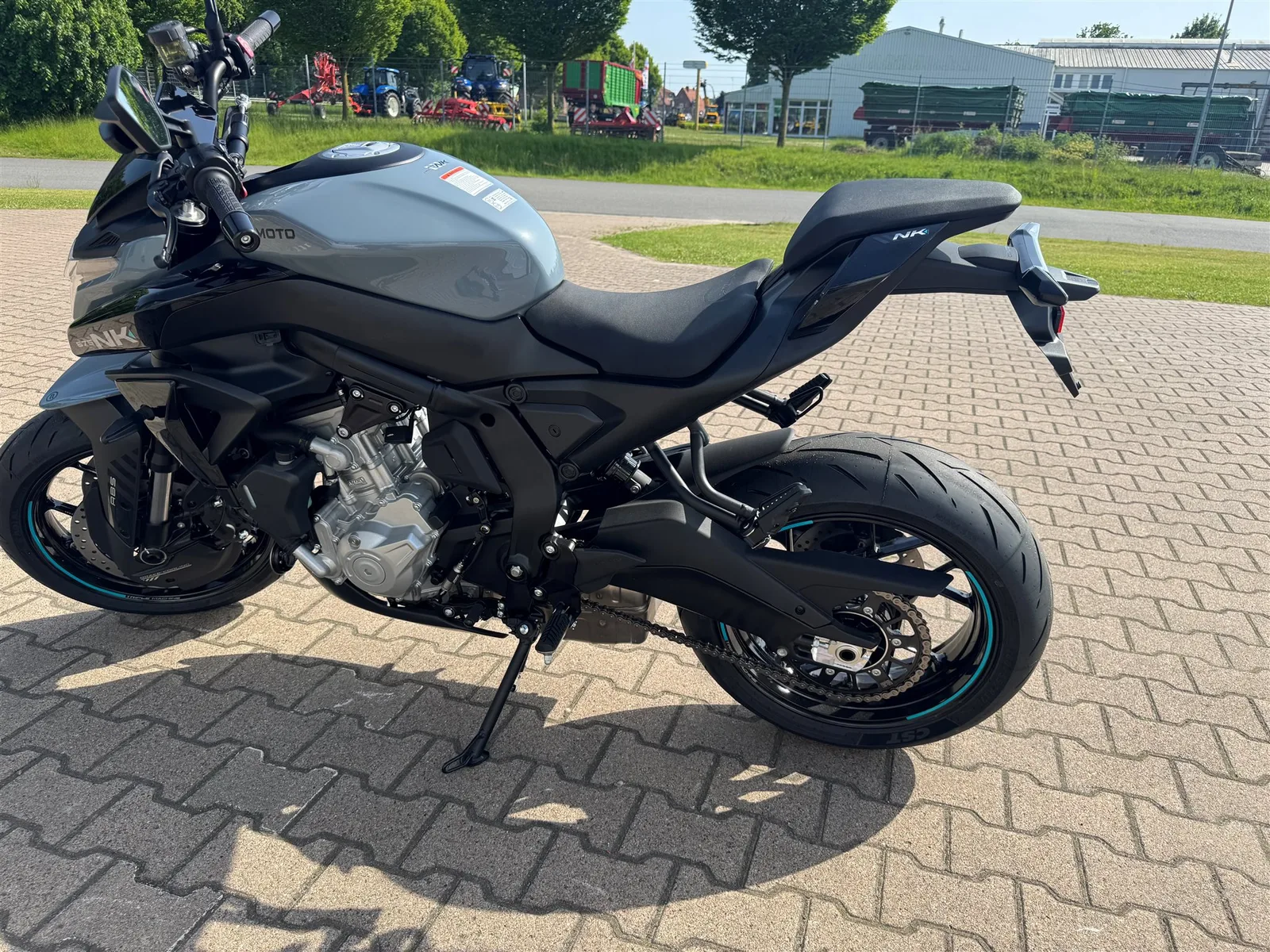 CFMOTO 675NK