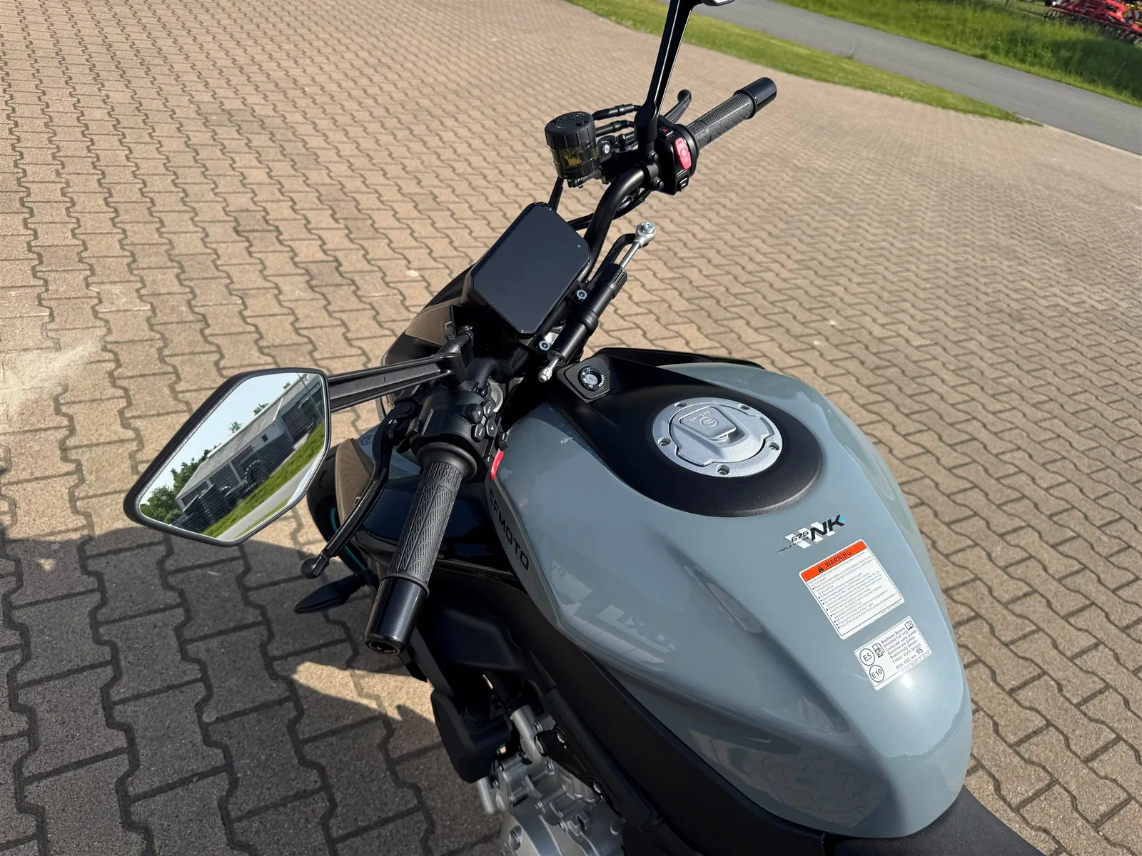 CFMOTO 675NK