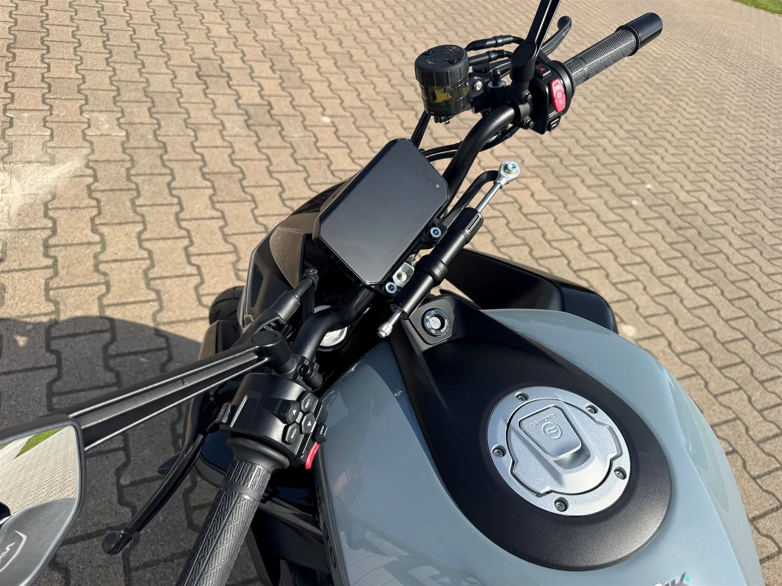 CFMOTO 675NK
