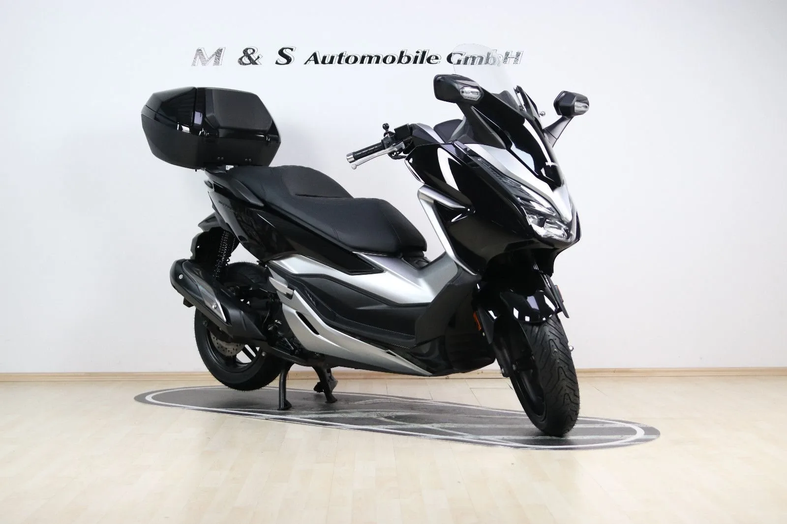 Honda Forza 300